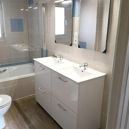 3 Bedrooms With City View Shared Pool And Furnished Balcony At 1 Km Away From The Beach Apartamento